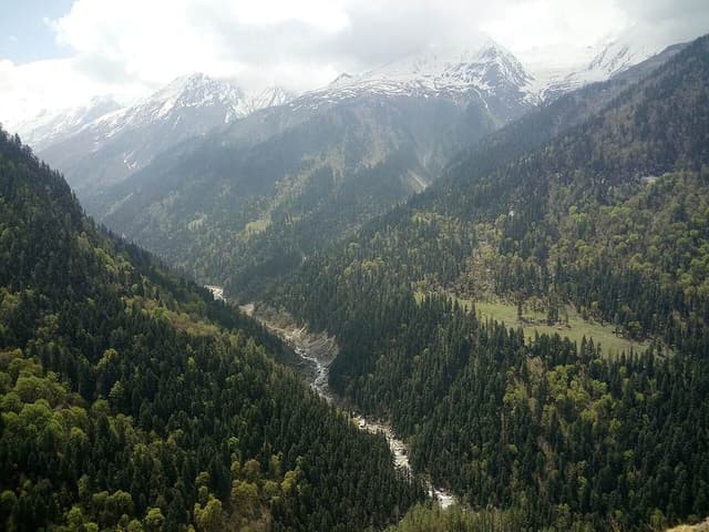 Supin river valley near the Kedarkantha trek